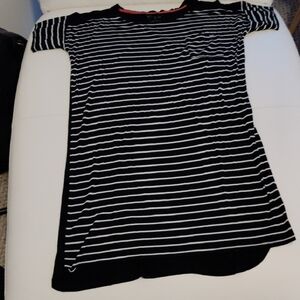 Nicole Miller M Black and White Striped T-Shirt